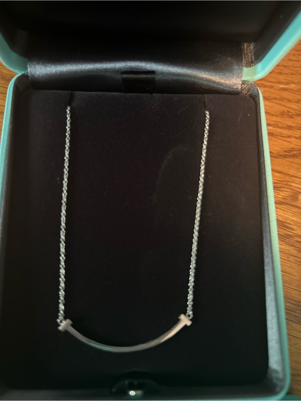 Tiffany & Co. - Tiffany T Smile 18k white gold Necklace with Signature Blue Box - Picture 3 of 3